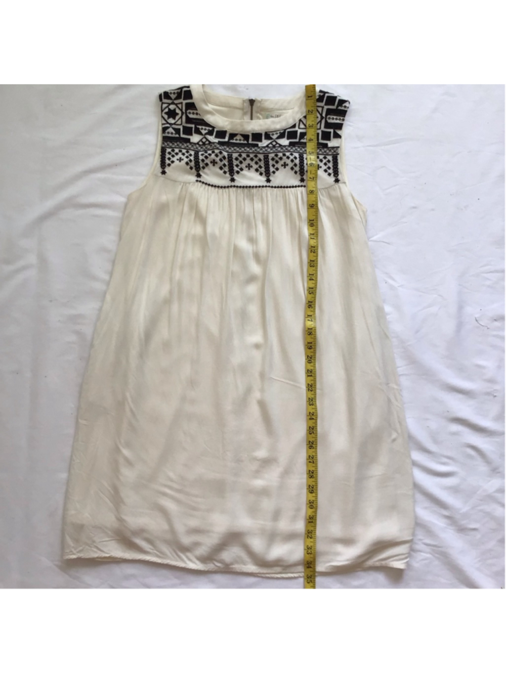 Love Fire Women Elegant White & Black Embroidered Sleeveless Mini Dress M - Picture 10 of 13